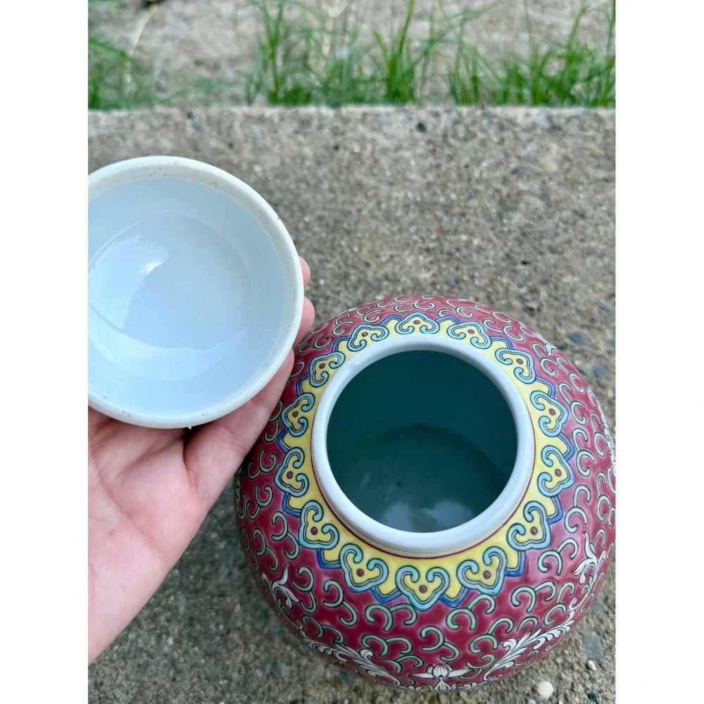 Vintage Chinese Famille Rose Ginger Jar Pink Porcelain Floral Lidded Urn 5.5in